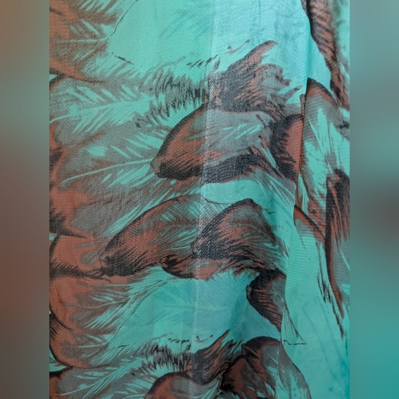 100% viscose, silk feel scarf. Chiffon like material. Feather pattern. Wrap. - Picture 3 of 7